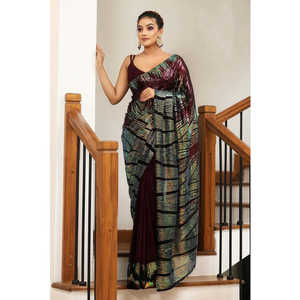 Sari artisanal de créateur en organza, brodé de paillettes arc-en-ciel, silhouette droite, taille naturelle - Product Image 6