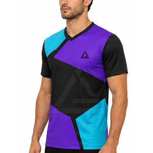 Maillots de sport Gaming Creator pour hommes avec tissu respirant haute performance, coupe décontractée, empiècements audacieux et style merchandising moderne - Product Image 4