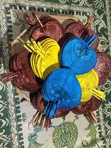 Abanico de Bambú Elegante Estilo Bambú para Ocasiones Especiales Decoración del Hogar y Uso al Aire Libre Hecho a Mano en Vietnam - Product Image 3