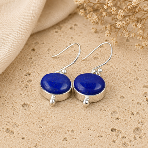 Pendientes de gancho ovalados de lapislázuli plateados hechos a mano, joyería de piedra de nacimiento de septiembre, estilo bohemio del Suroeste, regalo para mujer - Product Image 2
