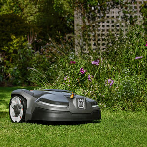 เครื่องตัดหญ้าอัตโนมัติ Husqvarna Automower 520 ราคาโรงงาน ขายดี ประสิทธิภาพสูง ดูแลสนามหญ้าอัจฉริยะ อุปกรณ์ตัดหญ้าสำหรับสวน - Product Image 1