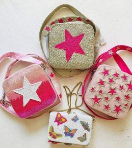 Estuche para Air Pods Bordado a Mano Personalizable con Cuentas Coloridas, Patrón de Estrella Arcoíris, Mini Bolso Bandolera con Cadena, Lazo de Diamantes - Product Image 2