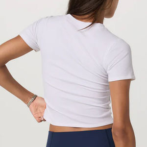 Camiseta elegante de color sólido para mujer, estilo minimalista informal, para compradores mayoristas, servicio OEM, diseño a precio económico. - Product Image 6