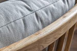 Elegante Sillón de Estilo Escandinavo con Estructura de Roble Natural y Tela Texturizada Gris Claro de Primera Calidad - Product Image 5