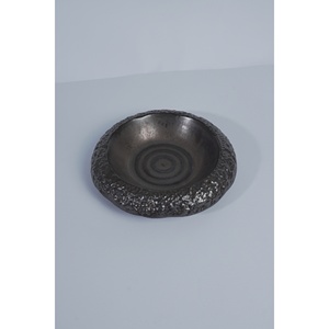 Assiettes en grès irrégulières en forme de feuille Agung, style Japandi, 8 pouces - Product Image 2
