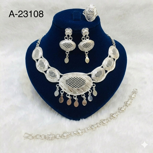 Conjunto de Joyería de Flor de Coral en Aleación de Zinc Plateado para Mujer, Collar, Aretes y Anillo, Estilo Moderno para Boda, MOLL JEWELLERS A-23107 - Product Image 6