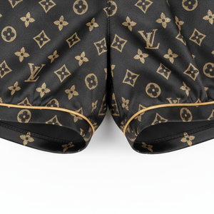 Shorts de boxe personnalisés imprimés pour hommes, coupe classique, polyester extensible, vêtements d'arts martiaux, taille adulte, motif monogramme noir et or - Product Image 4