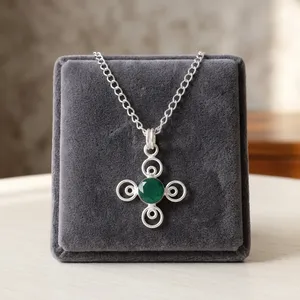 Niharika Gems PP-41-20 Colgantes de Plata de Ley 925 Hechos a Mano para Mujer, Diseño Clásico en Forma de Paz con Ónix Verde Natural - Product Image 4