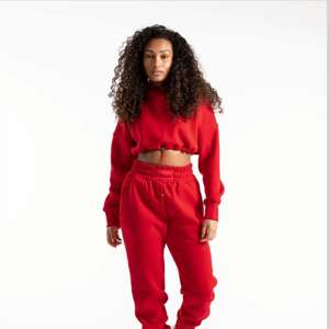 Ensemble jogging pour femme, sweat-shirt court rouge, ensemble décontracté en deux pièces, tenue de sport - Product Image 1
