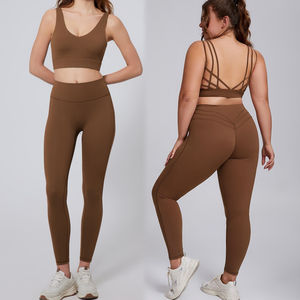 Ensembles de vêtements de sport élégants grande taille jusqu'à 4XL, soutien-gorge de yoga à bretelles avec leggings de sport très extensibles, vêtements d'exercice - Product Image 1