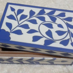 Boîte à mouchoirs en bois tressée faite à la main, style bohème chic moderne, design élégant - Product Image 1