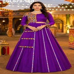Lehenga de rayón y algodón de alta calidad con encaje colorido en toda la falda, con trabajo Gamthi en un lado y blusa con trabajo Kodi. Moda femenina. - Product Image 1