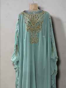 ชุดเดรสยาว 2 ชิ้น แบรนด์ AWAIS HOUSE สำหรับผู้หญิงมุสลิม ดีไซน์เรียบหรู ผ้ากำมะหยี่ประดับลูกปัด ทรงเอไลน์ เหมาะสำหรับงานกลางคืน/งานทางการ ขายส่ง - Product Image 6