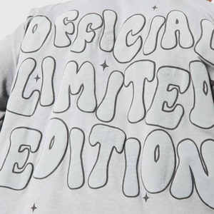 Camiseta Extra Grande de Algodón Gris para Hombre con Estampado Frontal de "Edición Limitada Oficial", Estilo Casual Urbano, Cuello Redondo, Manga Corta - Product Image 6