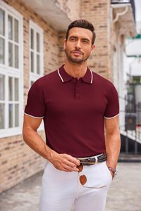 Polo de Manga Corta Color Granate para Hombre, Tejido de Algodón, Diseño Casual y Transpirable con Ribete Blanco en Cuello y Puños - Product Image 5