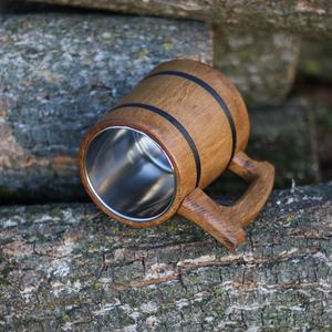 Mug en bois artisanal Viking, 20 oz (0,6 L), mug à bière en bois sculpté, idées de cadeaux de bière génériques pour hommes, brun classique, isolé - Product Image 5