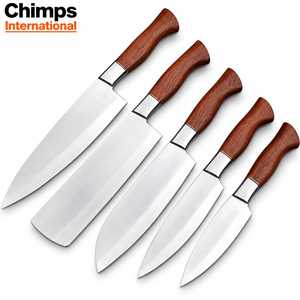 Juego de Cuchillos de Acero al Carbono de 5 Piezas Hechos a Mano de Primera Calidad, Mangos de Madera, Diseño Ambidiestro, Acabado de Hoja Recubierta - Cuchillos Santoku de Chef - Product Image 1