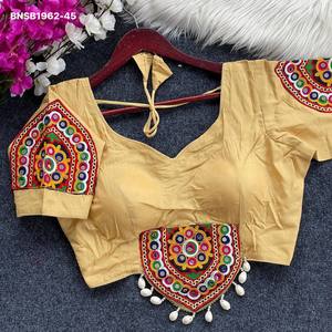 Collection de blouses pour festivals en coton magique avec broderie style Gamthi, patchwork et bordure en dentelle Kodi – Fournisseur d'Inde - Product Image 5