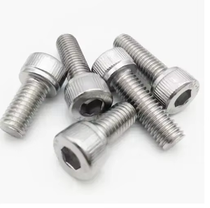 Pernos de Precisión de Acero de Alta Resistencia para la Industria Automotriz, Aplicaciones Confiables y Duraderas para Chasis y Motor de Alta Resistencia - Product Image 1