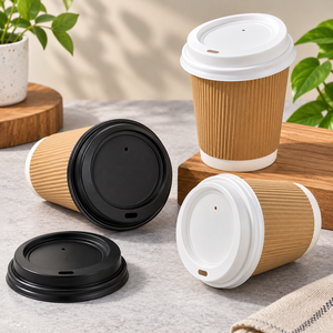 Couvre-tasses à café en plastique blanc et noir EcoRev ECO32 avec design vapeur, ouverture facile, fermeture lisse, jetables, pour gobelets à boissons - Product Image 6