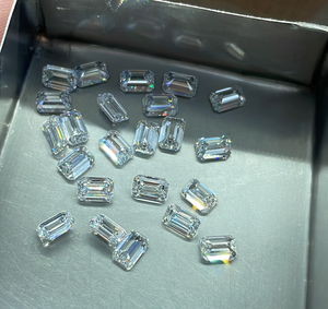 Diamants de laboratoire taille émeraude, couleur EF, certifiés IGI, remplis, RAHA EXPORT RJ621 Inde pour la fabrication de bijoux - Product Image 1