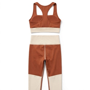 Ensemble de yoga 2 pièces pour femme : Soutien-gorge de sport dos nageur à col carré et Legging taille haute longueur intégrale, sans couture, avec blocs de couleur et bordures contrastées - Product Image 2