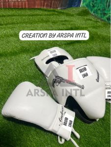 Ensemble de boxe de sparring personnalisé de qualité supérieure, style primé, dernier design, le plus vendu, tout nouveau, blanc, à lacets - Product Image 3
