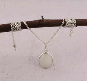 Pendentif en argent sterling 925 avec pierre de lune blanche, collier en quartz naturel, bijoux artisanaux faits à la main, vente en gros, style vintage bohème - Product Image 4
