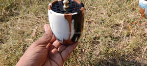 Brûleur d'encens Bakhoor en résine de luxe artisanal, design arabe moderne, pour les cadeaux de fête du Ramadan et de l'Aïd - Product Image 6