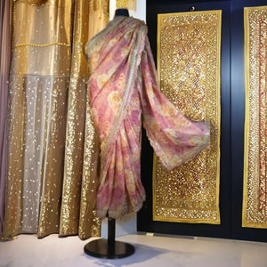 Sari de organza floral con blusa de seda - Product Image 3