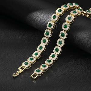 Collier en Moissanite Verte de Haute Qualité, Sertissage Halo, Bijoux de Luxe Tendance, Vente en Gros - Product Image 4