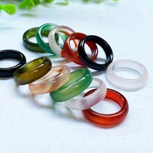 Bague élégante en résine faite à la main pour femmes, bijou moderne et coloré avec motifs uniques et design léger, parfaite - Product Image 3