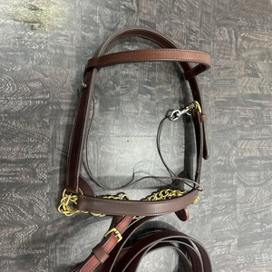 Harnais d'entraînement pour chevaux arabes de qualité supérieure en cuir de vachette pleine fleur avec laisse, fabriqué avec des accessoires en laiton massif. - Product Image 3