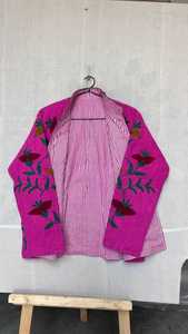 Chaqueta Rosa con Cuello Mandarín, Bordado Suzani, Estampado Floral, Corte Holgado, Manga Larga, Estilo Chino, Hecha a Mano, de Lana y Acrílico - Product Image 2