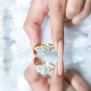 Bague de fiançailles vintage à trois pierres en diamants de 2,50 carats, clarté VS1, couleur F, taille brillant, diamants de laboratoire, 14 carats, pour anniversaire de mariage - Product Image 2