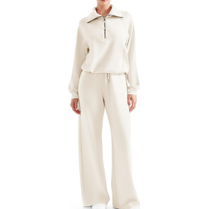 Ensemble de survêtement personnalisé pour femmes, deux pièces, sweat à capuche zippé court et pantalon évasé, avec logo, survêtement élégant pour femmes - Product Image 1