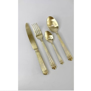 ชุดช้อนส้อมทองเหลืองหรูหรา 4 ชิ้น สำหรับงานแต่งงาน ตกแต่งโต๊ะอาหาร - Product Image 1
