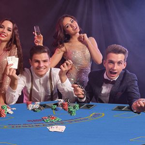 Mesa de Póker Octogonal de Fieltro Azul de 47 Pulgadas, Mesa de Juego Plegable para Blackjack para 8 Jugadores con Portavasos - Product Image 2