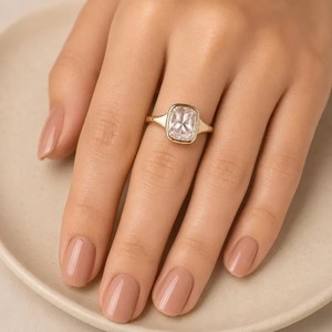 Bague de fiançailles en or massif 10K 14K 18K avec diamant de laboratoire taille coussin et sertissage clos, couleur DEF, clarté VS VVS, certifiée IGI, vente en gros - Product Image 6