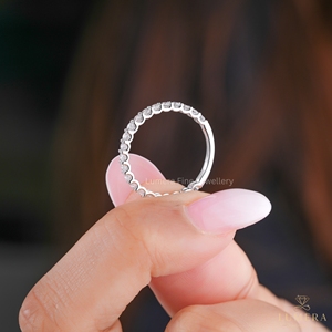 Anillo de eternidad con diamantes redondos brillantes cultivados en laboratorio, engaste en forma de U con puntas compartidas, oro macizo, perfil bajo, anillo de boda para novia - Product Image 4