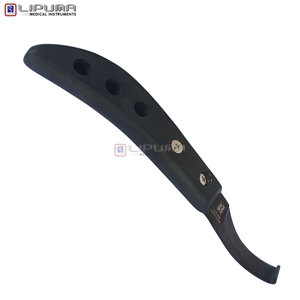 Couteau à sabots de cheval LIPUMA VORTEX, lame en acier noir avec poignée ergonomique à trou, aiguisée, multi-usages, pour l'entretien des sabots. - Product Image 4
