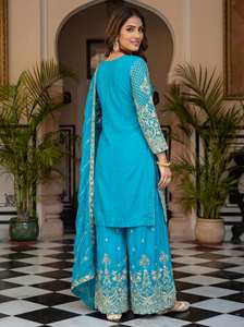 Tenue de mariage traditionnelle en soie Chinon, ensemble Kurti avec palazzo et dupatta de créateur - Product Image 4