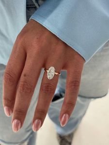 Bague de fiançailles solitaire en or jaune 14 carats avec diamant de laboratoire taillé Moval de luxe, certifiée IGI, bague de mariage minimaliste pour femme - Product Image 2