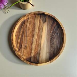 Bandeja de Servir Redonda de Madera de Nogal Hecha a Mano, Plato de Madera Natural, Decoración de Mesa Minimalista, Utensilios de Cocina, Regalo Único - Product Image 4