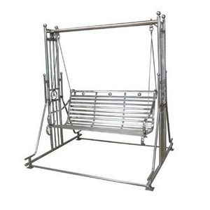 Siège suspendu élégant en fer forgé pour mariages, hôtels, complexes hôteliers et décoration de jardin, avec un design artisanal en métal attrayant - Product Image 1
