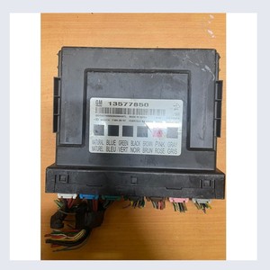 Module de commande de carrosserie (BCM) / Unité de commande moteur (ECU) compatible avec Chevrolet Equinox 2.4L, référence OEM 13577850, fabriqué par Chevrolet - Product Image 4