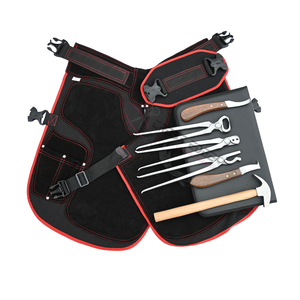 Kit complet d'outils de ferrage pour chevaux avec tablier en cuir, marteau, cisaille à sabots, pince à clous, tire-clous, couteau à sabots et couteau à ferrures - Product Image 3