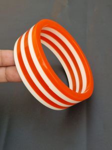 Bracelet en résine fait main « Ciel Onirique Ange » pour femme – Design unique tourbillonnant orange et blanc, élégant, léger et glacé, idéal pour un usage quotidien et une touche affirmée - Product Image 5