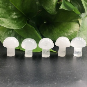 Pierre de guérison en quartz naturel transparent sculptée en forme de champignon pour la méditation Reiki, la décoration Feng Shui, vente en gros - Product Image 5