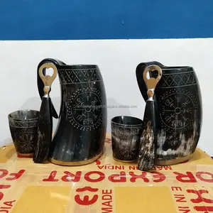 Venta caliente de la mejor calidad de buey vikingo tallado a mano/taza de cuerno para beber de vaca vaso de chupito con abrebotellas